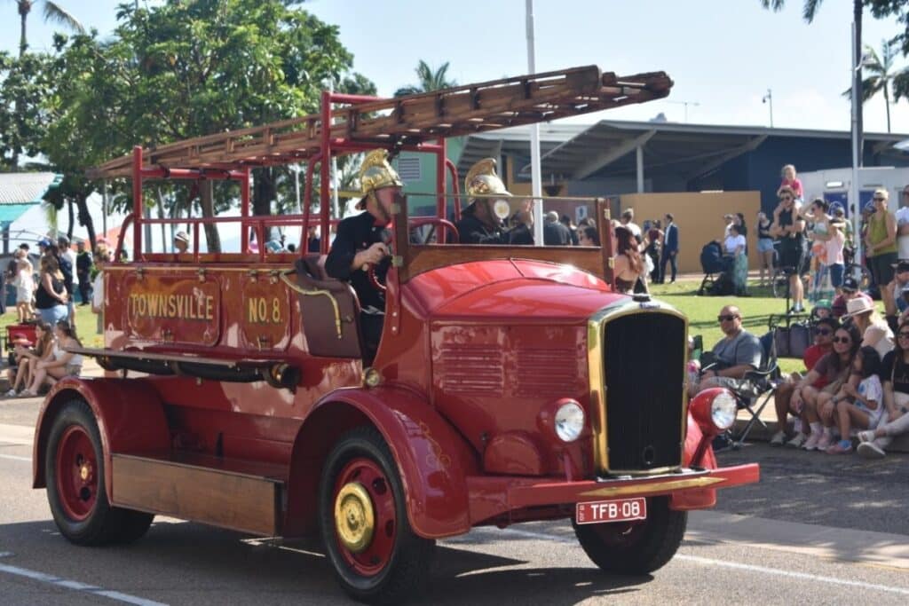 Rigs old and new take part in Anzac Day parade in Townsville