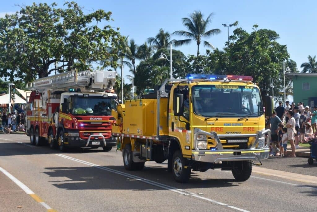 Rigs old and new take part in Anzac Day parade in Townsville