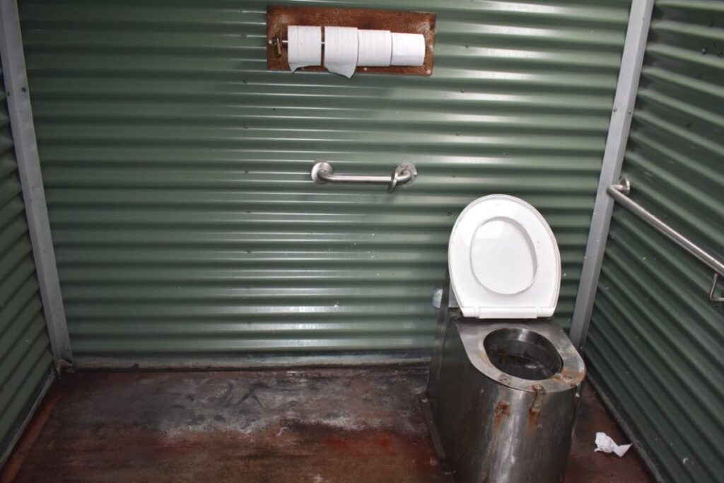 Outback toilet horror sparks truckie long-drop dunny debate