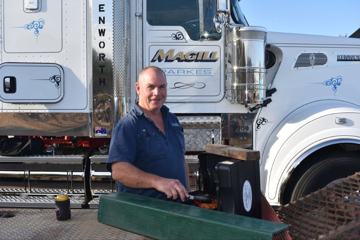 Father's Day gift gets thumbs up from Parkes truckie